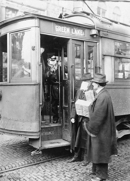 Motorniczy odmawia wejścia do tramwaju osobie nie noszącej maseczki w czasie pandemii grypy hiszpanki, Seattle, USA