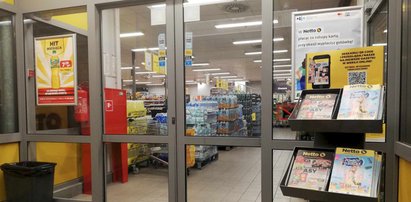 Zobaczyła to przy kasie w Netto. Chodzi o reklamówki "zrywki" [ZDJĘCIE]