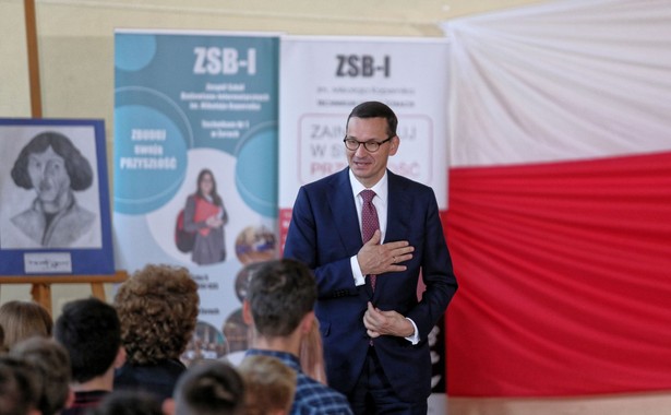 Premier Morawiecki na rozpoczęciu roku, para prezydencka wysłała uczniom list