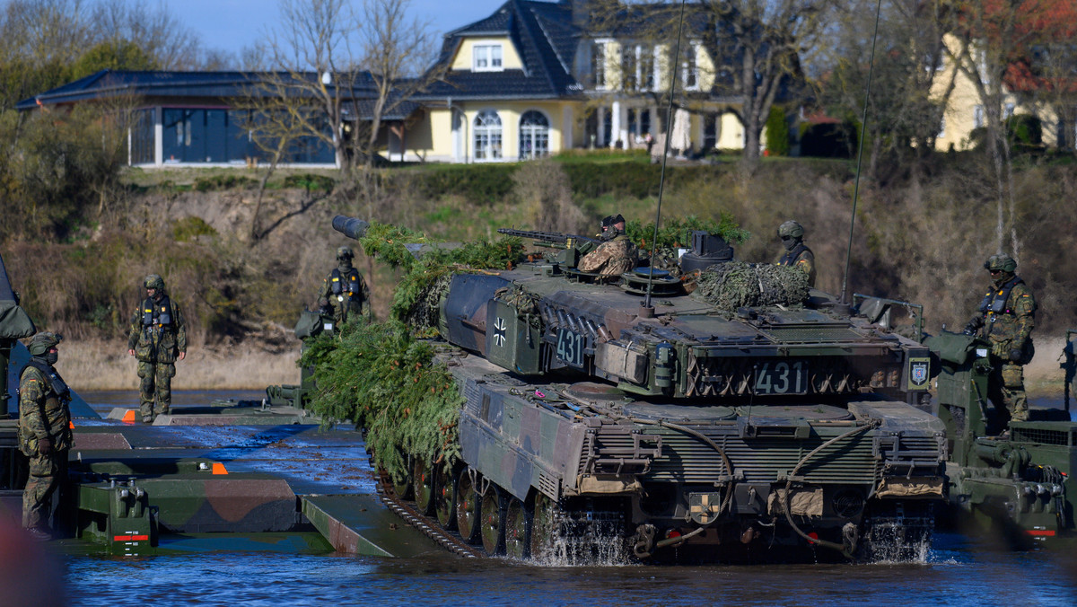Ministrowie obrony Francji i Niemiec podpisali umowę na "czołg przyszłości"