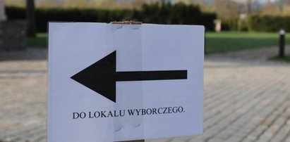 Wielki skandal w lokalu wyborczym! Członek komisji dał popis