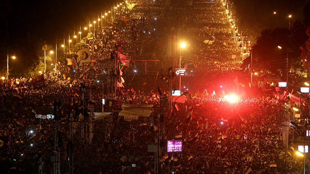 Rosnąca w tempie 7 proc. gospodarka Egiptu wytraciła po wybuchu rewolucji impet. Masowe protesty, które znowu przechodzą przez ten kraj, stawiają pod znakiem zapytania możliwą odbudowę pozostającej w nienajlepszej kondycji ekonomii państwa nad Nilem.