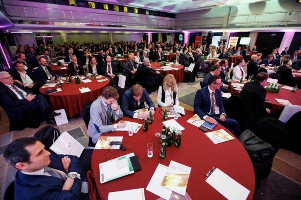 EUROPEAN EXECUTIVE FORUM