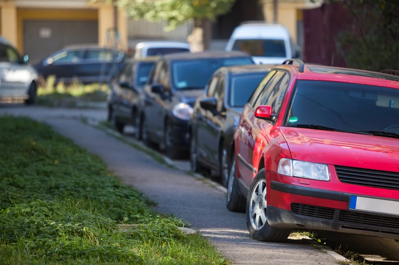 Ustawodawca zmienił m.in.definicję chodnika. Eksperci spierają się, co oznaczają te zmiany