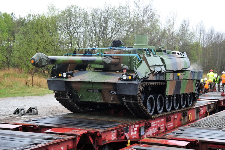 Leclerc to francuski współczesny czołg podstawowy, produkowany od 1992 roku we francuskiej firmie GIAT Industries (Nexter). Do służby w armii francuskiej Leclerc wszedł w 1995 r.
<br><br>
fot. (mr) PAP/Marcin Bielecki