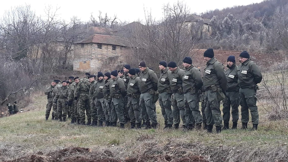 Vojska češlja svaki milimetar sela u okolini Knjaževca