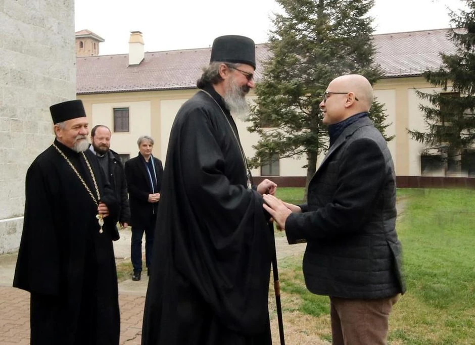 Miloš Vučević sa sveštenstvom manastira Kovilj