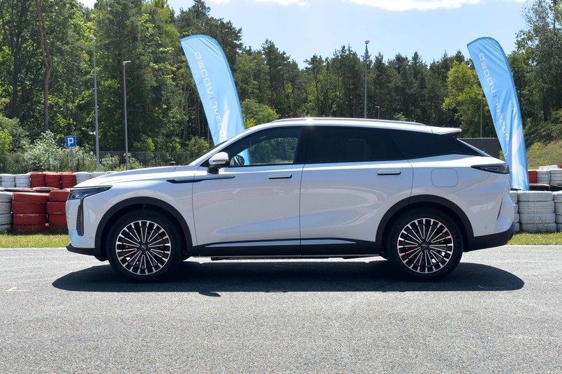 Omoda 9 Super Hybrid