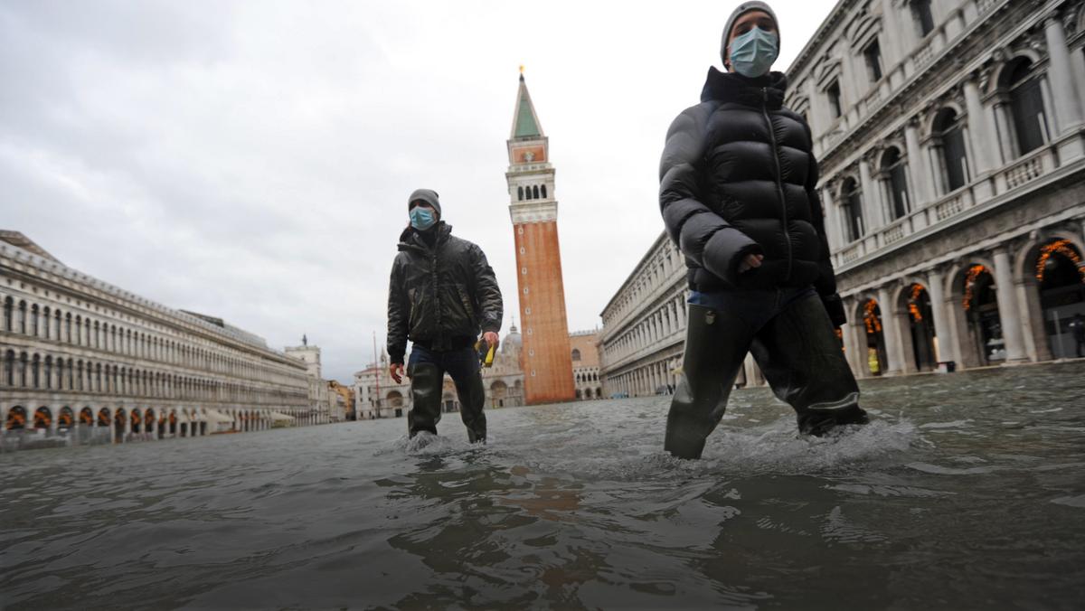 Wenecja pod wodą. Zalany jest plac świętego Marka i zagrożone zabytki