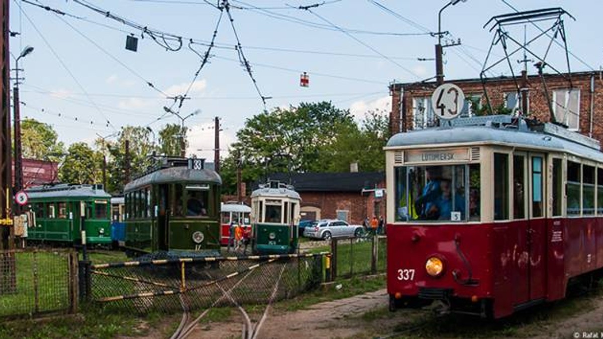 Dziś, do godziny 18 łodzianie - i nie tylko - mają niepowtarzalną okazję do podziwiania tramwajów i autobusów z przeszłości w zabytkowej zajezdni na Brusie. Do zwiedzania zaprasza łódzki Klub Miłośników Starych Tramwajów.