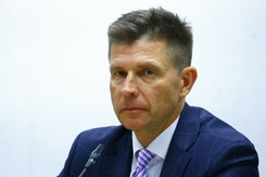 Ryszard Petru jako kasjer w Biedronce. Tyle zarobi za godzinę w Wigilię