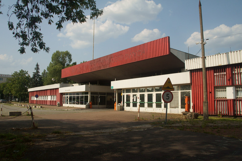 Brama dawnych zakładów FSO w Warszawie