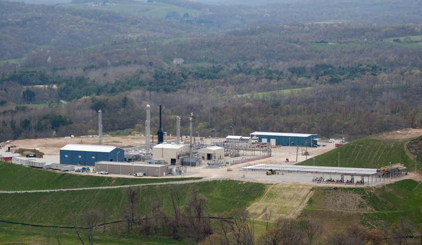 Wydobycie gazu z łupków. Platforma wydobywcza w Houston w Pensylwanii, USA. Urządzenia firmy MarkWest Liberty służące do wydobycia i przetwarzania gazu łupkowego. foto: Andrew Harrer/Bloomberg