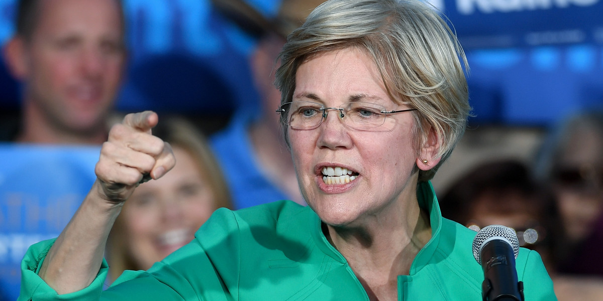 Elizabeth Warren promises to introduce legislation that will force Trump to divest from his business empire