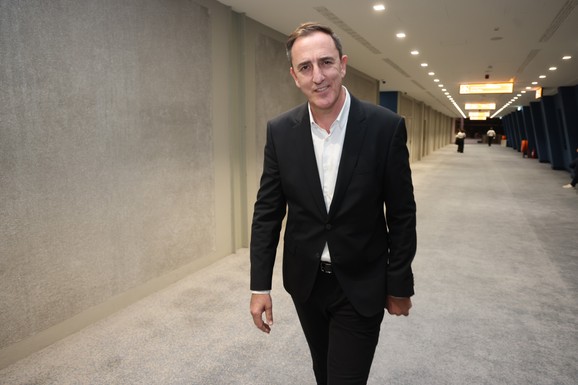 "RODITELJI TREBA DA BUDU STROGI, DA POSTOJI POŠTOVANJE" Sergej Ćetković na "Koncertu za anđele", progovorio o ćerkama: "One su tu večeras"  (Video)