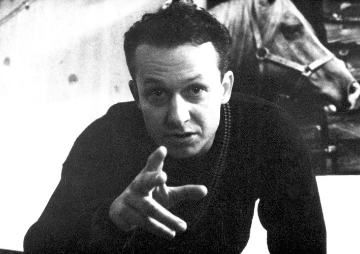 Bogusław Linda w filmie 'Tak blisko, tak daleko'