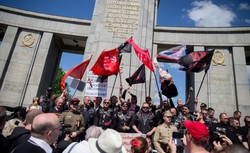 Nocne Wilki w Berlinie. Rosyjscy motocykliści świętowali zwycięstwo nad III Rzeszą