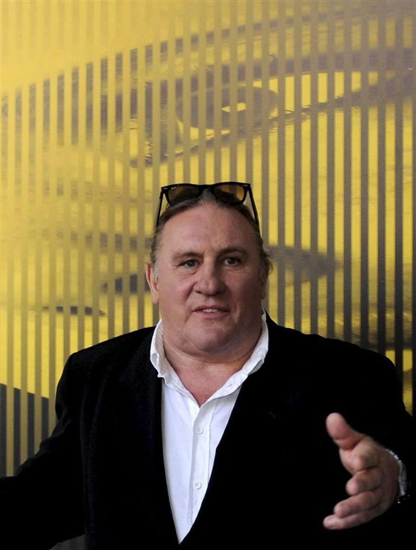 Gerard Depardieu zsikał się w samolocie