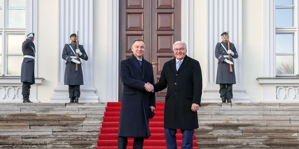 – Propozycja przekazania nam baterii Patriot została odebrana jako bardzo ważny gest sojuszniczy w ramach NATO oraz bardzo ważny gest sąsiedzki w relacjach między Polską a Niemcami – mówił prezydent Andrzej Duda w Berlinie na dzisiejszym spotkaniu z prezydentem Niemiec Frankiem - Walterem Steinmeierem.