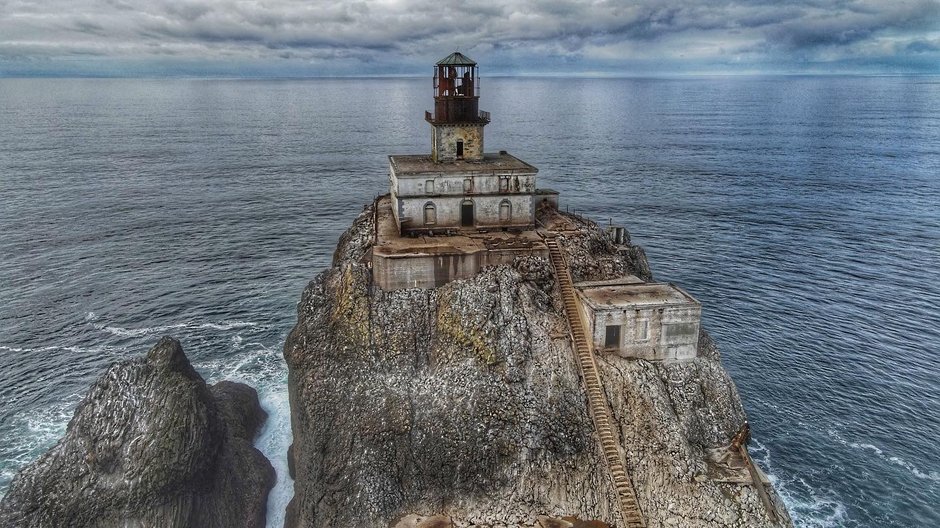 Latarnia Tillamook Rock Light, Foto: Argonman541, CC BY-SA 4.0, Wikimedia