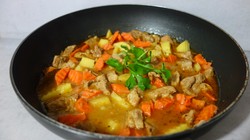 Wieprzowina duszona od Heni Foks. Wspaniały pomysł na obiad