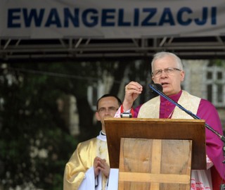 Abp Michalik: Chętnie pójdę do więzienia za obronę nauki od Boga