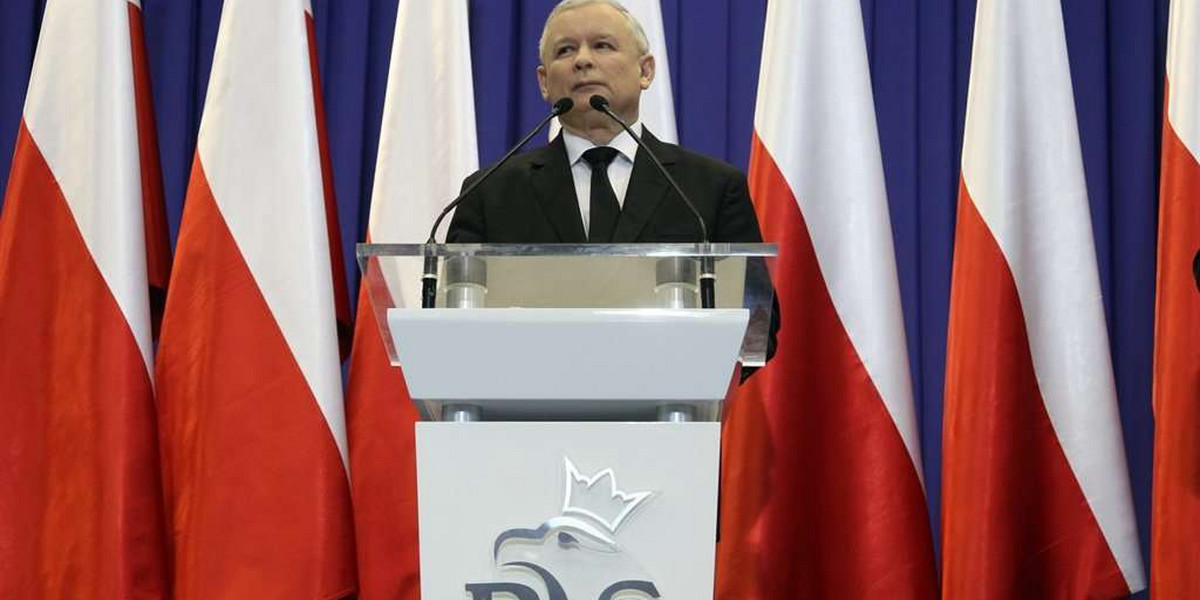 Kaczyński: Trzeba pamiętać o ofiarach smoleńskich