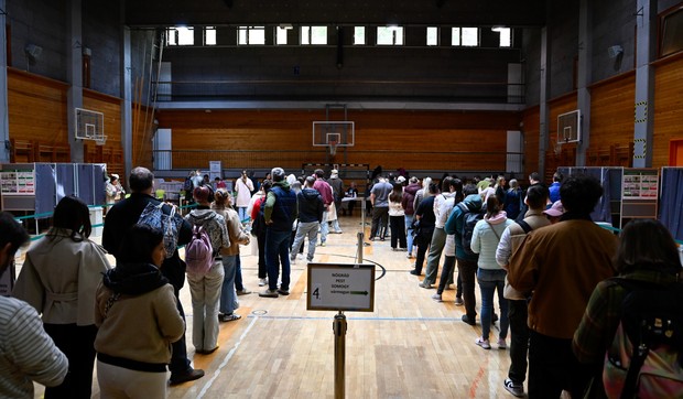 Red za glasanje na izborima u Budimpešti u Mađarskoj 12. aprila