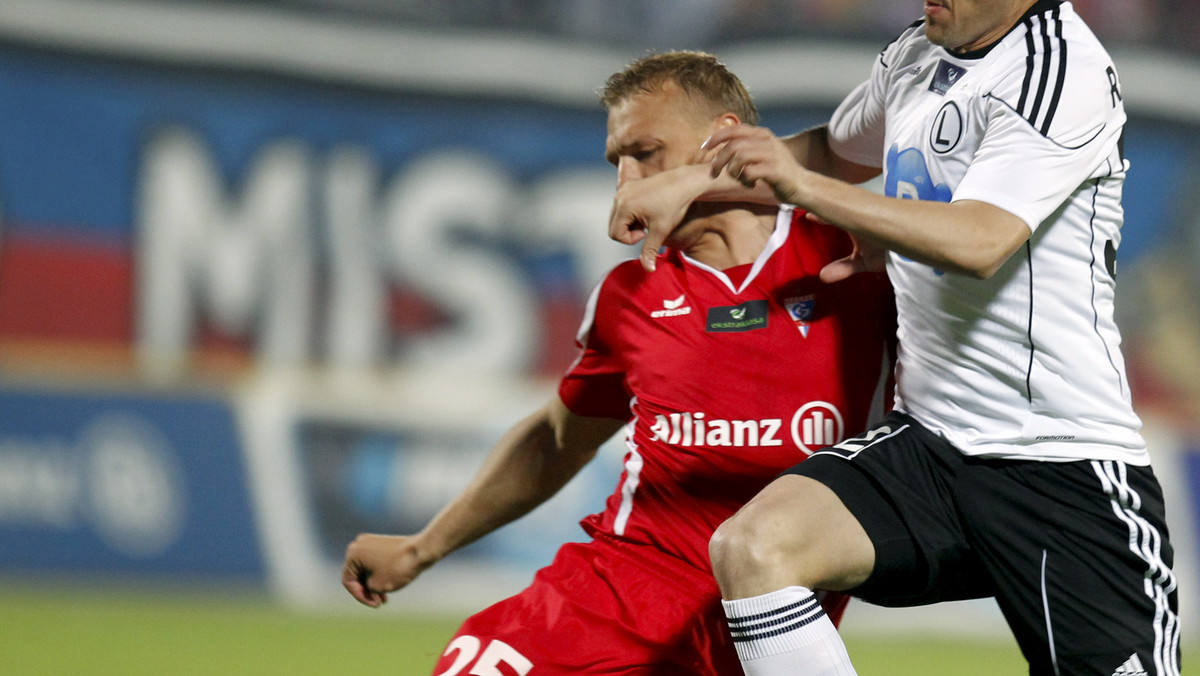 Górnik Zabrze zremisował z Legią Warszawa 1:1 (0:0) w meczu 26. kolejki piłkarskiej Ekstraklasy. Gospodarze wyrównanie zdobyli w trzeciej minucie doliczonego czasu gry.