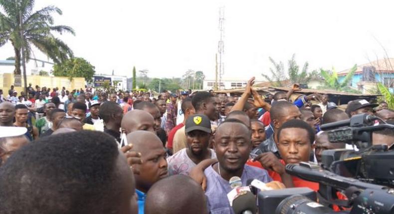 Protesters at INEC office in Ondo state