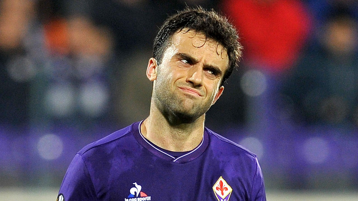 Według ostatnich doniesień włoskich mediów Giuseppe Rossi w zimowym oknie transferowym poprosi Fiorentinę, by zgodziła się na jego odejście. Zawodnik większość spotkań rozpoczyna na ławce rezerwowych, co nie pomaga mu w walce o wyjazd na Euro 2016. Najpoważniej zainteresowany jego pozyskaniem jest Betis Sewilla.