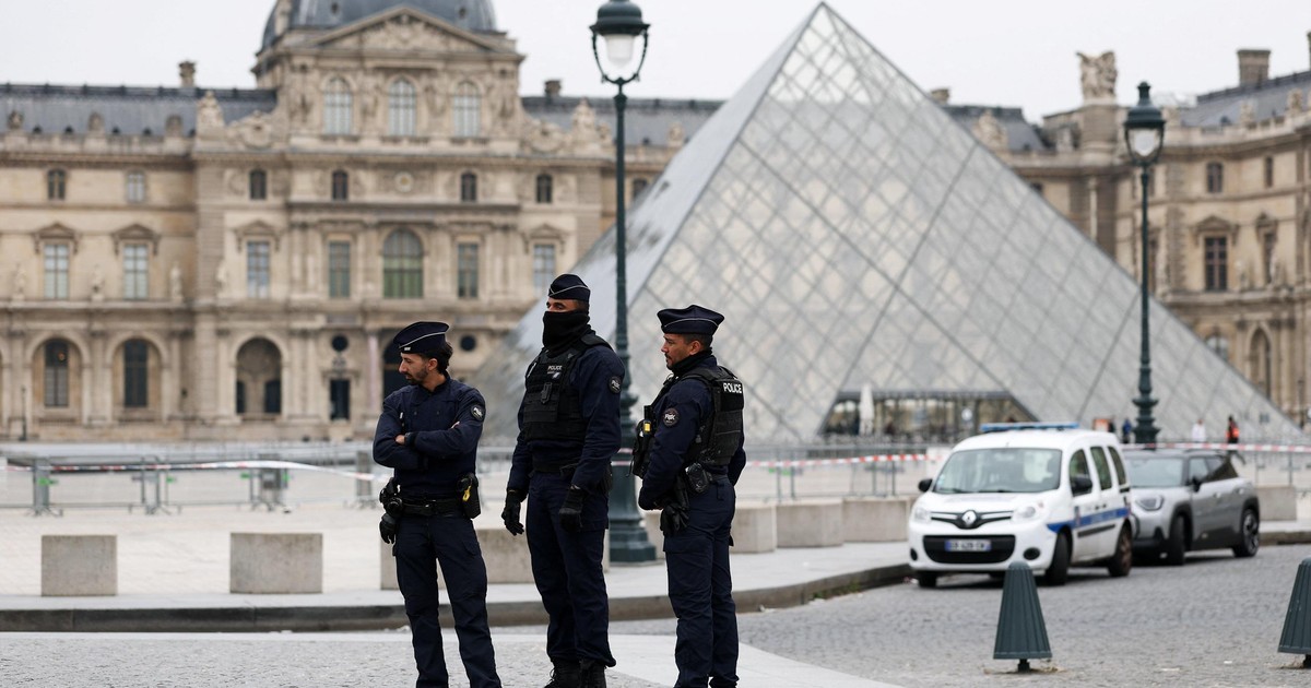 Najpierw kradzież, teraz to. Luwr liczy nowe straty. "Problem był znany od lat"