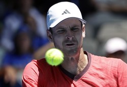 Hubert Hurkacz szybko odpadł z Australian Open. Niżej notowany rywal nie dał mu szans