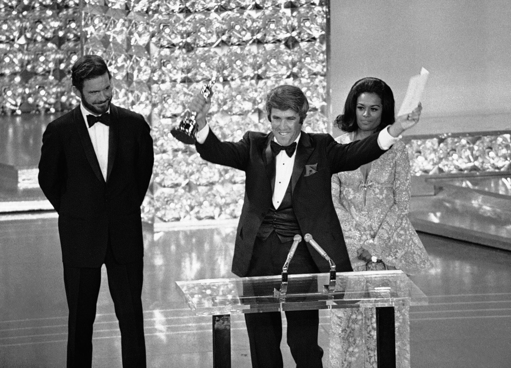 Americký hudobný skladateľ Burt Bacharach. 