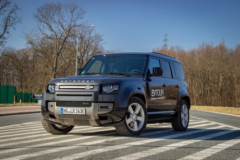 Land Rover Defender PHEV