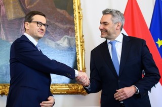 Kanclerz Nehammer po spotkaniu z Morawieckim: Stworzenie korytarzy humanitarnych to obowiązek Rosji