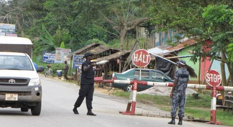 COVID-19: Police pulls down road blocks in Accra, Kumasi after lockdown lifted