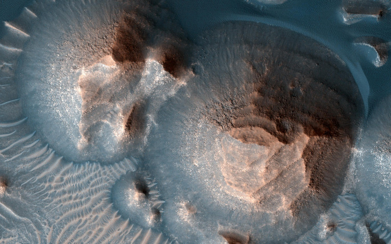 Marsjańskie skały w obiektywie NASA