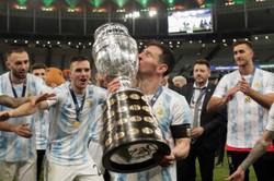Łzy Neymara, radość Messiego, Copa America dla Argentyny