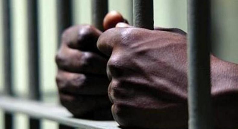 Security operatives move to avert possible jail break in Warri