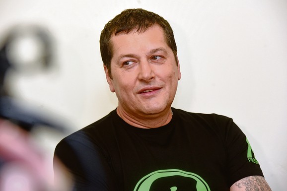 "SVE TE PORODICE ZAVISE OD MOJIH PRIMANJA" Aco Pejović rešio da otkrije detalje o kojima je godinama ćutao: "Oni žive od tog novca", evo KOLIKO IH JE TAČNO