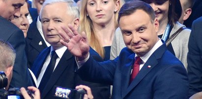 Prezes PiS chce rządzić z tylnego fotela?