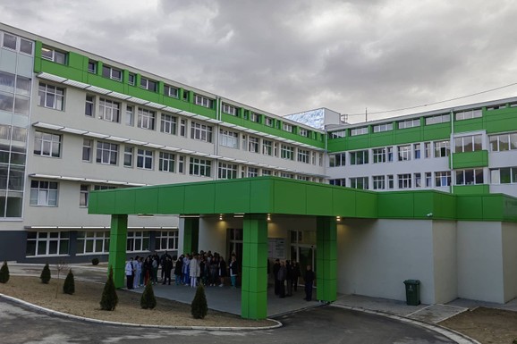 LOPOVI ODNELI RIBU I PILEĆE BATAKE Bizarna krađa u Zdravstvenom centru u Vranju, istraga u toku