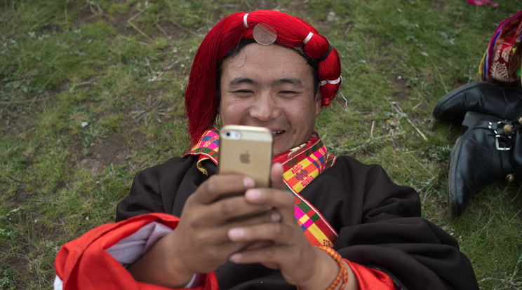 Robbanásszerűen nő a mobilfelhasználok száma Kínában - Fotó: AFP