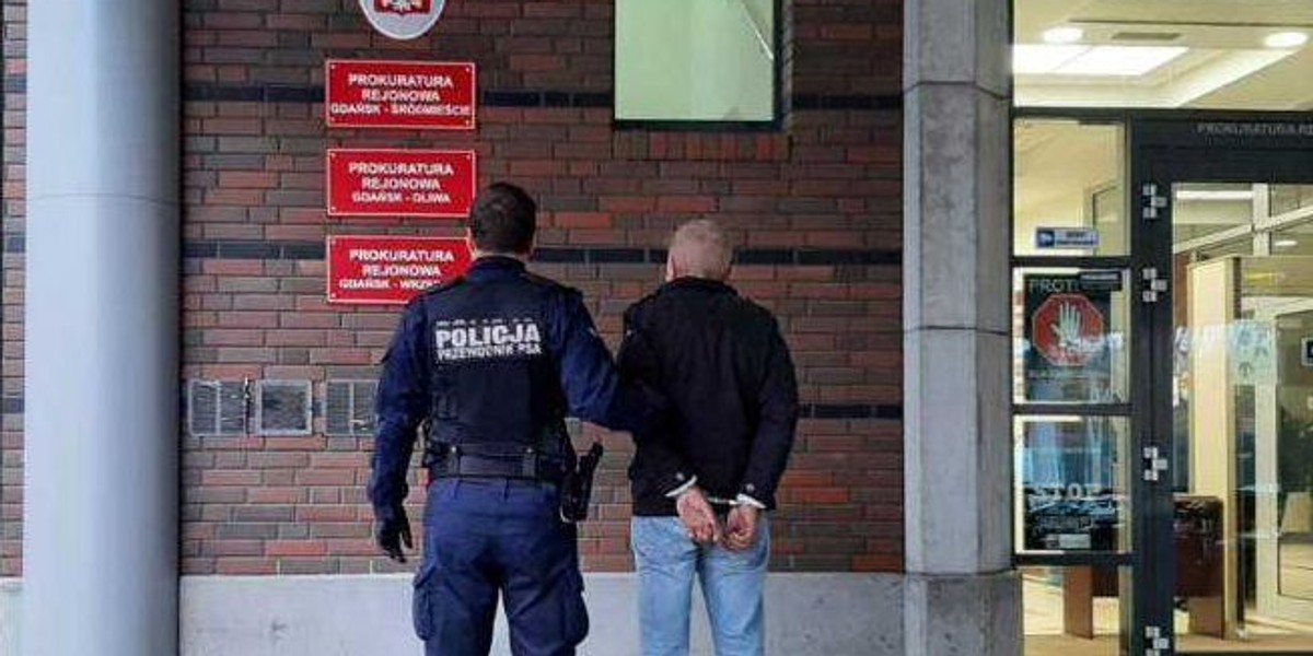 Gdańsk. Ciało mężczyzny w śmietnikowej wiacie. Policja zatrzymała poszukiwanego 42-latka