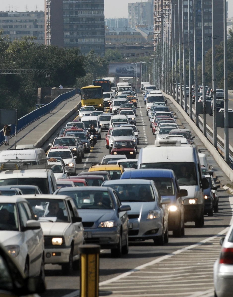 Zakrčena i „žuta traka“