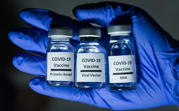 Koronavírus: a jövőben 2 különböző védőoltást is beadhatnak