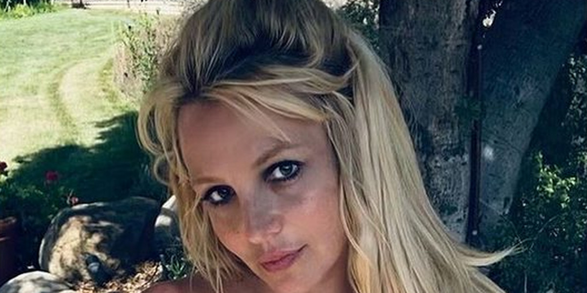 Britney Spears wrzuciła na swój profil w mediach społecznościowych odważne zdjęcie. Jest na nim topless!
