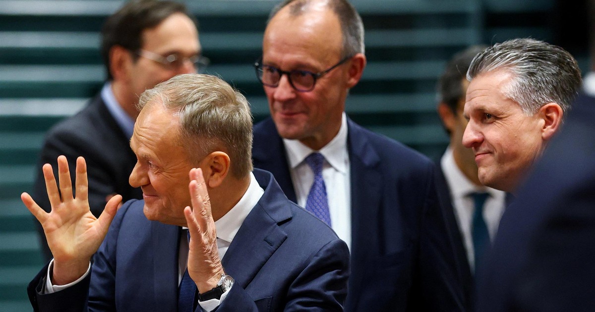 Tuska oceniają inaczej. Prawica domaga się dymisji, a świat chwali Polskę. Co doceniają?