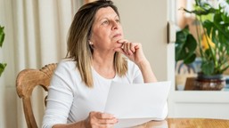 mieszkanie za opiekę w 2026 roku. umowa dożywocia czy dożywotnia renta? jak nie oddać majątku oszustowi?